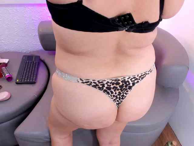 IsabellaBennet webcam