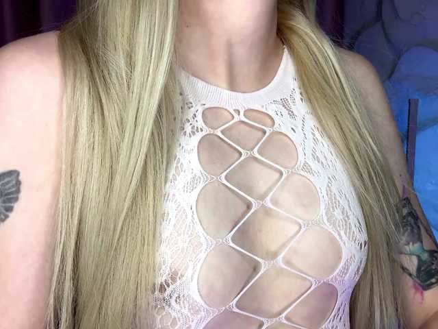 leilaelli live cam on BongaCams