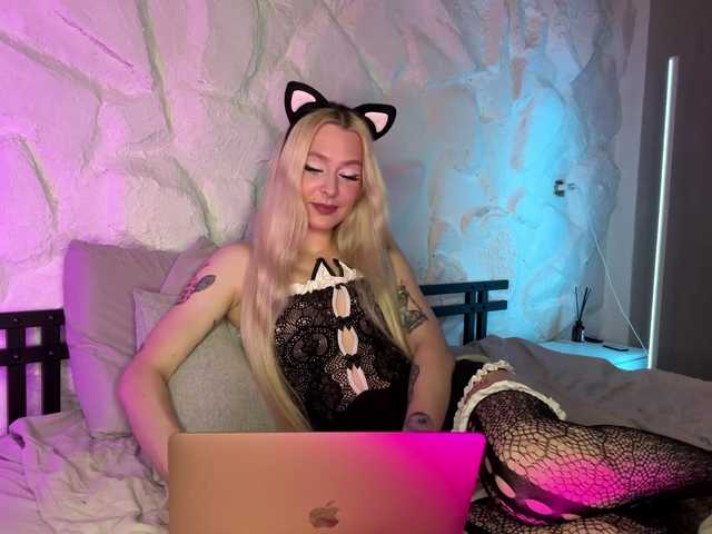 leilaelli live cam on BongaCams