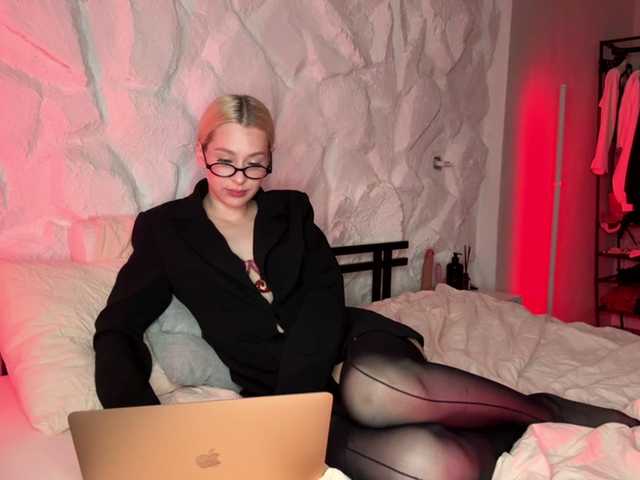leilaelli live cam on BongaCams