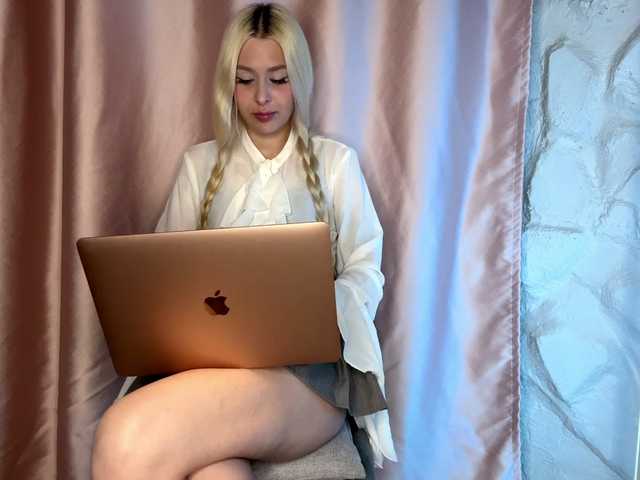 leilaelli live cam on BongaCams