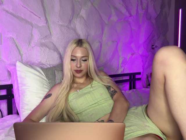 leilaelli live cam on BongaCams