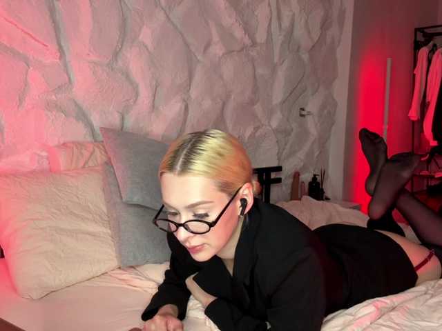 leilaelli live cam on BongaCams