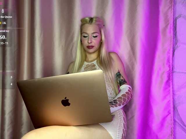 leilaelli live cam on BongaCams