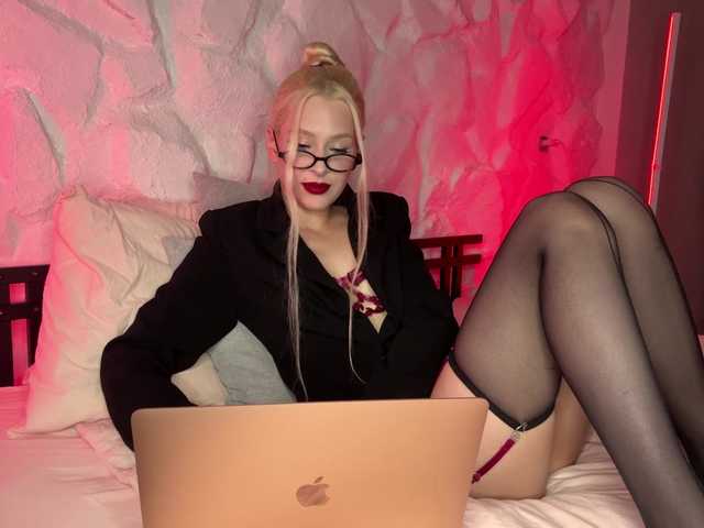 leilaelli live cam on BongaCams