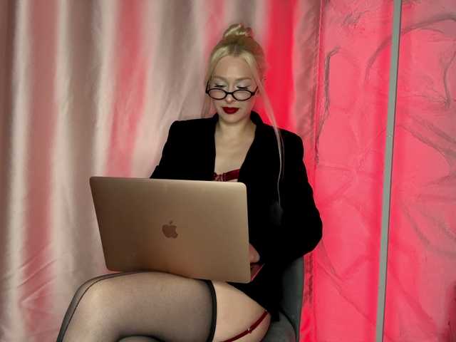 leilaelli live webcam show