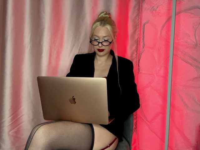 leilaelli live cam on BongaCams