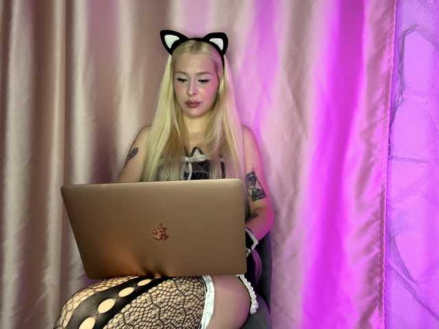 leilaelli live cam on BongaCams
