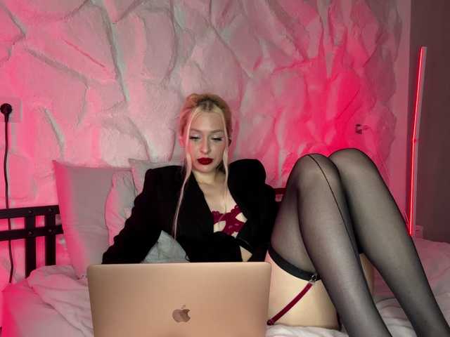 leilaelli live cam on BongaCams