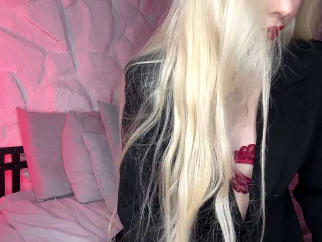 leilaelli live cam on BongaCams