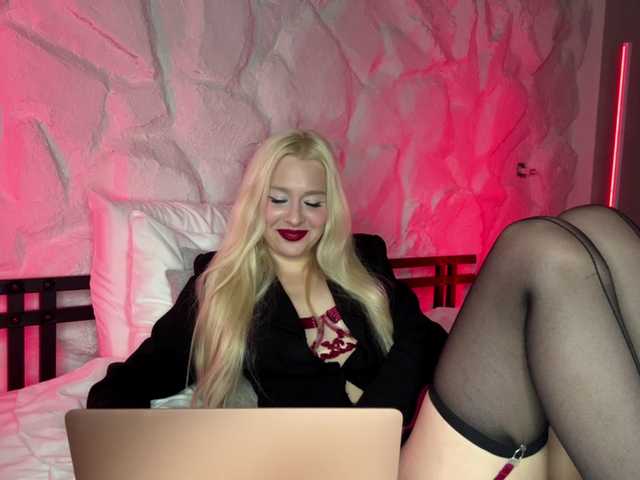 leilaelli live cam on BongaCams