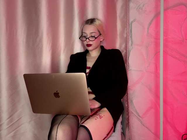leilaelli live cam on BongaCams