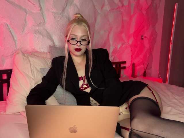 leilaelli Live Cam on BongaCams