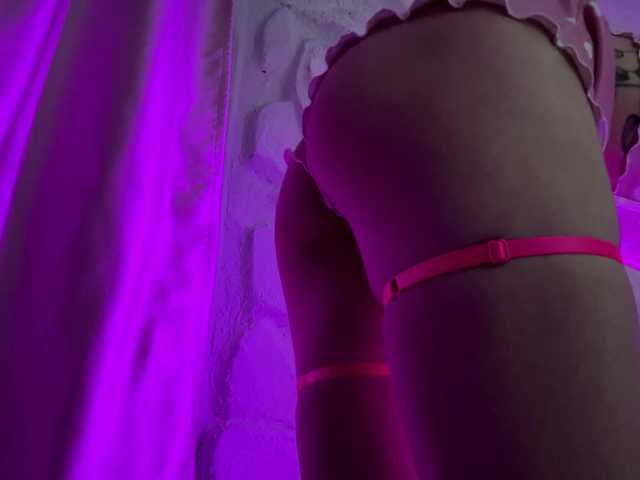 leilaelli live cam on BongaCams