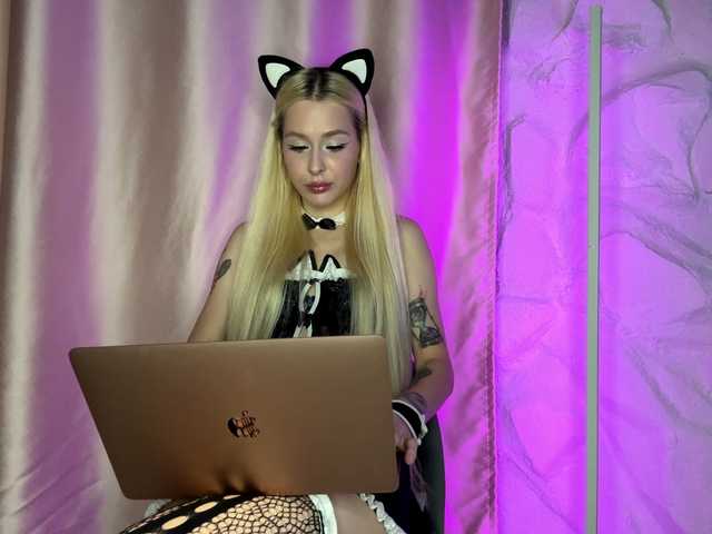 leilaelli live cam on BongaCams
