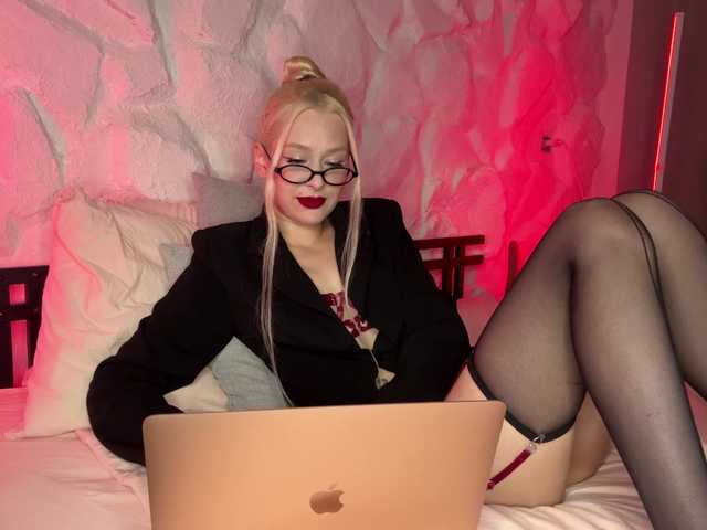 leilaelli live cam on BongaCams