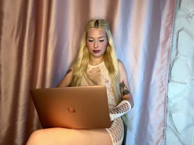 leilaelli live cam on BongaCams