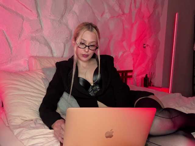 leilaelli live cam on BongaCams