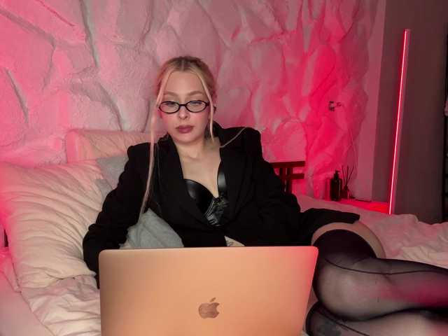 leilaelli live cam on BongaCams