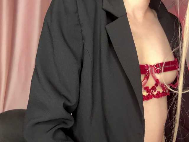 leilaelli live cam on BongaCams