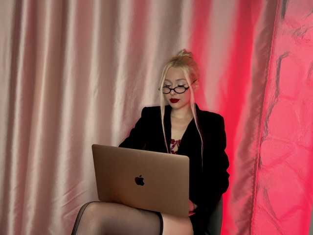 leilaelli live cam on BongaCams