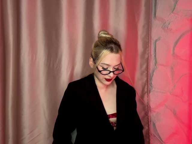leilaelli live cam on BongaCams