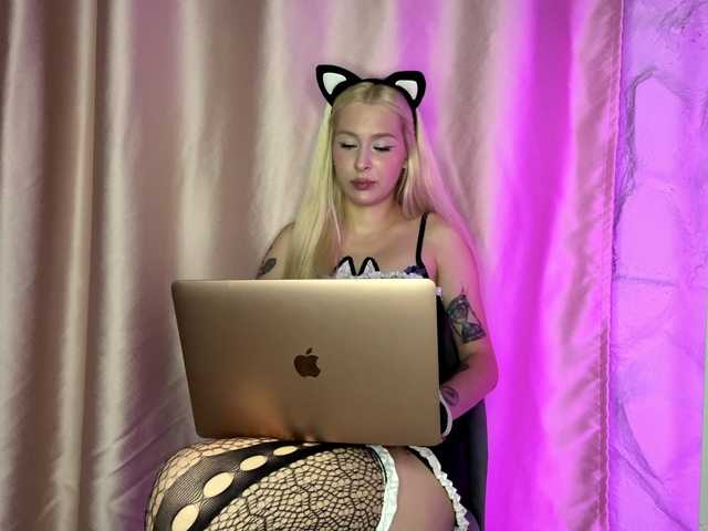 leilaelli live cam on BongaCams