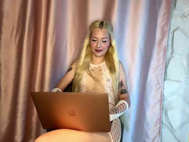 leilaelli webcam
