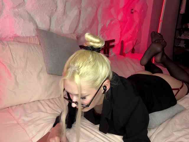 leilaelli webcam