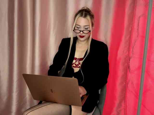 leilaelli webcam