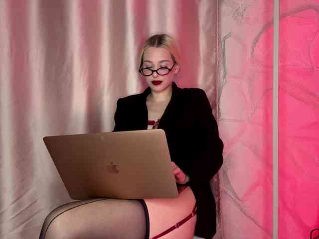 leilaelli webcam