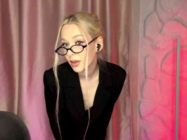leilaelli webcam