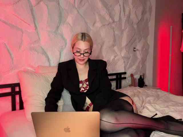 leilaelli webcam