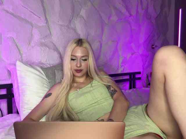 leilaelli webcam