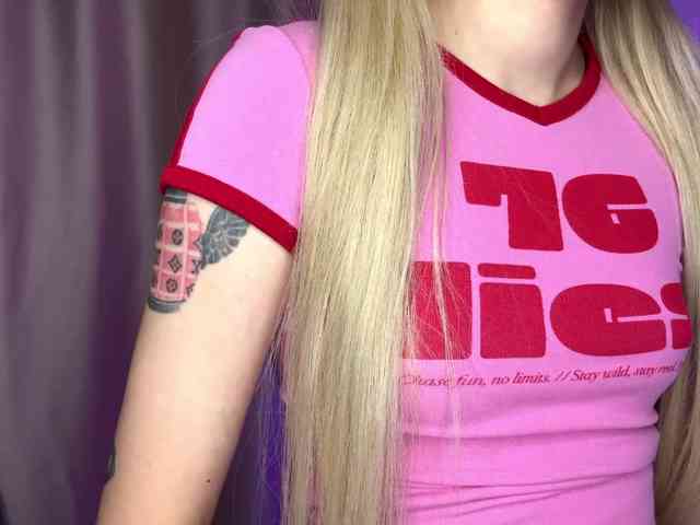 leilaelli webcam