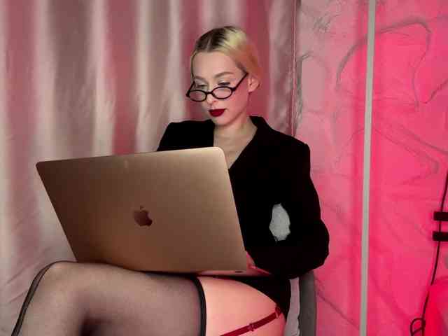 leilaelli webcam