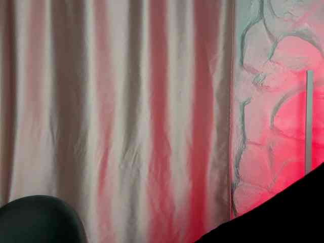 leilaelli webcam