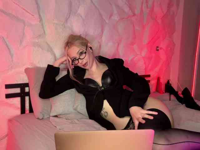 leilaelli webcam