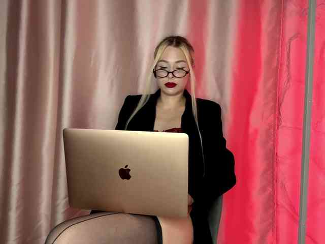 leilaelli webcam
