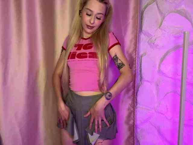 leilaelli webcam