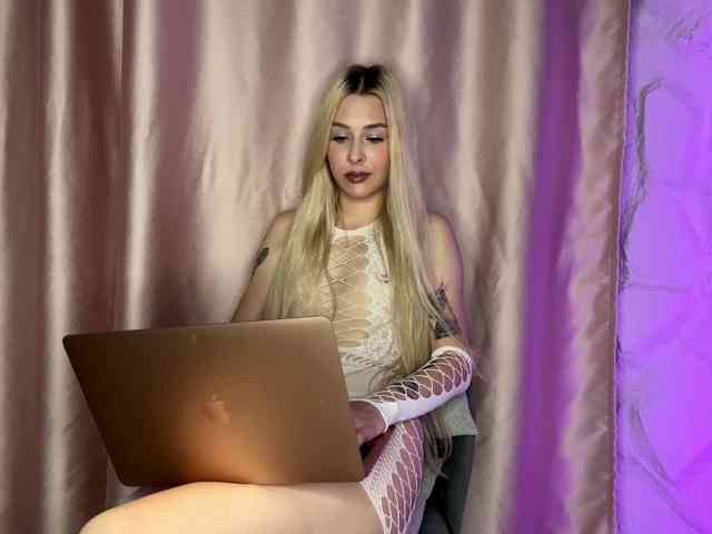 leilaelli webcam