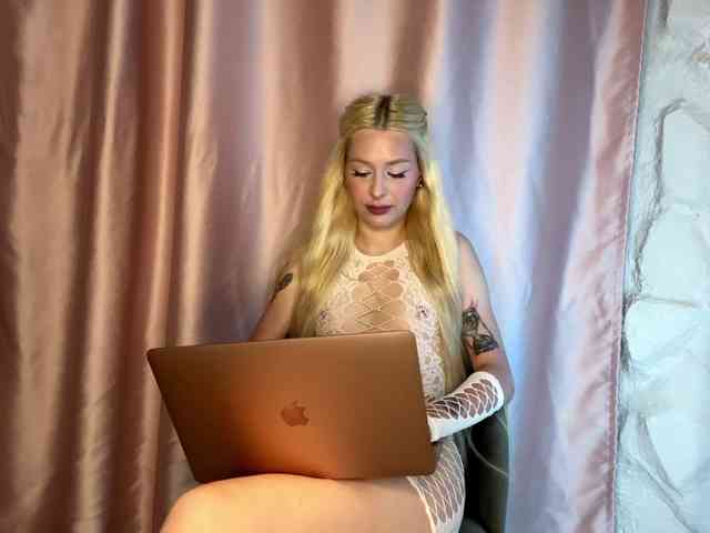 leilaelli webcam