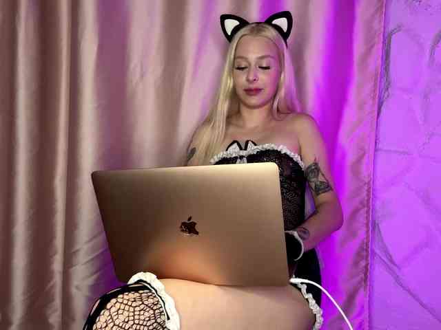 leilaelli webcam