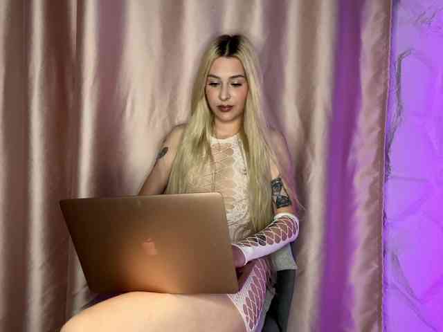 leilaelli webcam