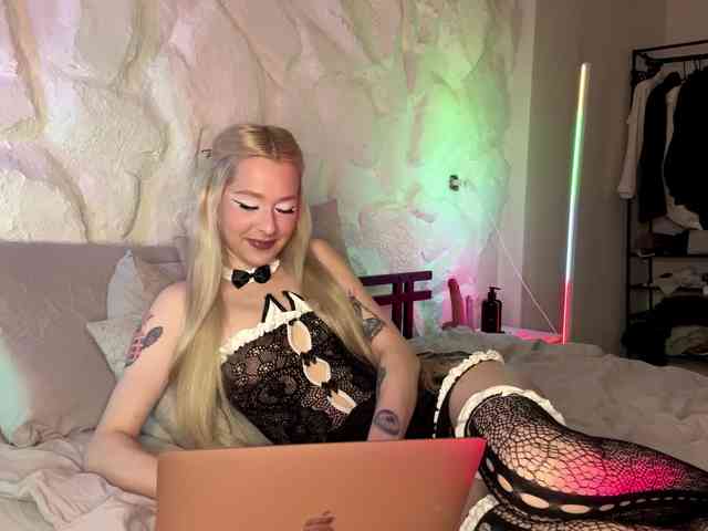 leilaelli webcam