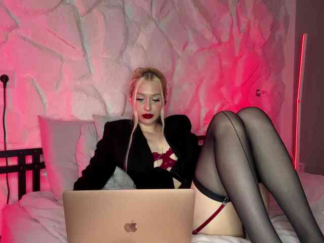 leilaelli webcam