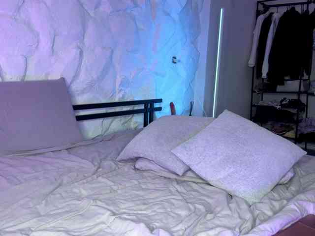 leilaelli webcam