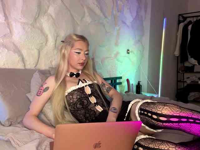 leilaelli webcam