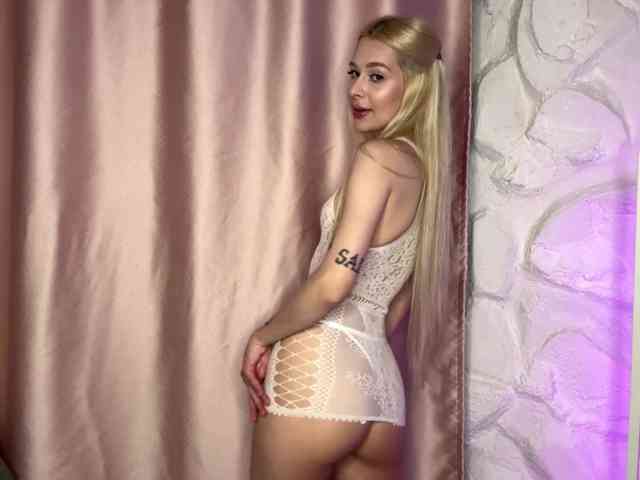 leilaelli webcam