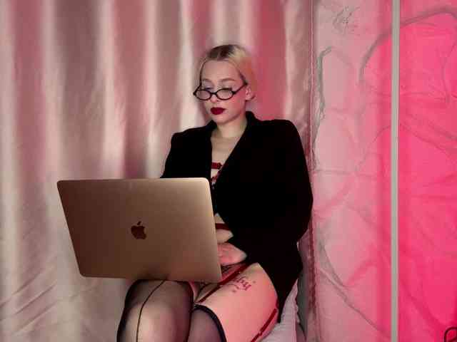 leilaelli webcam